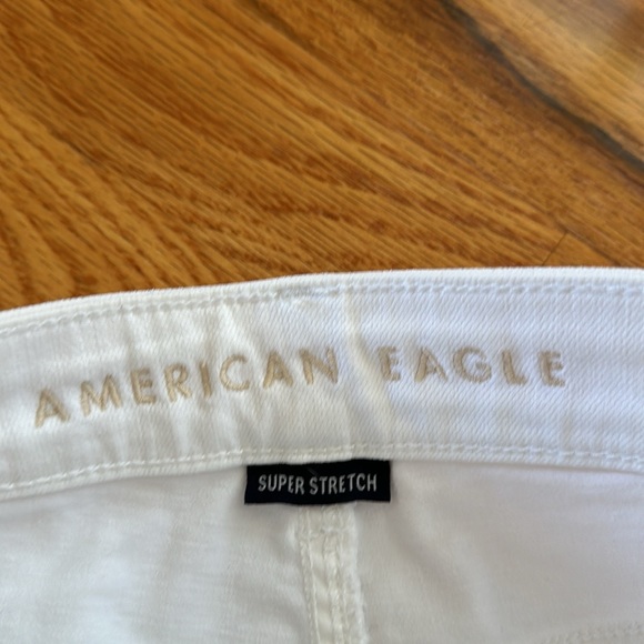 American Eagle super stretch white jean skirt - Picture 2 of 3